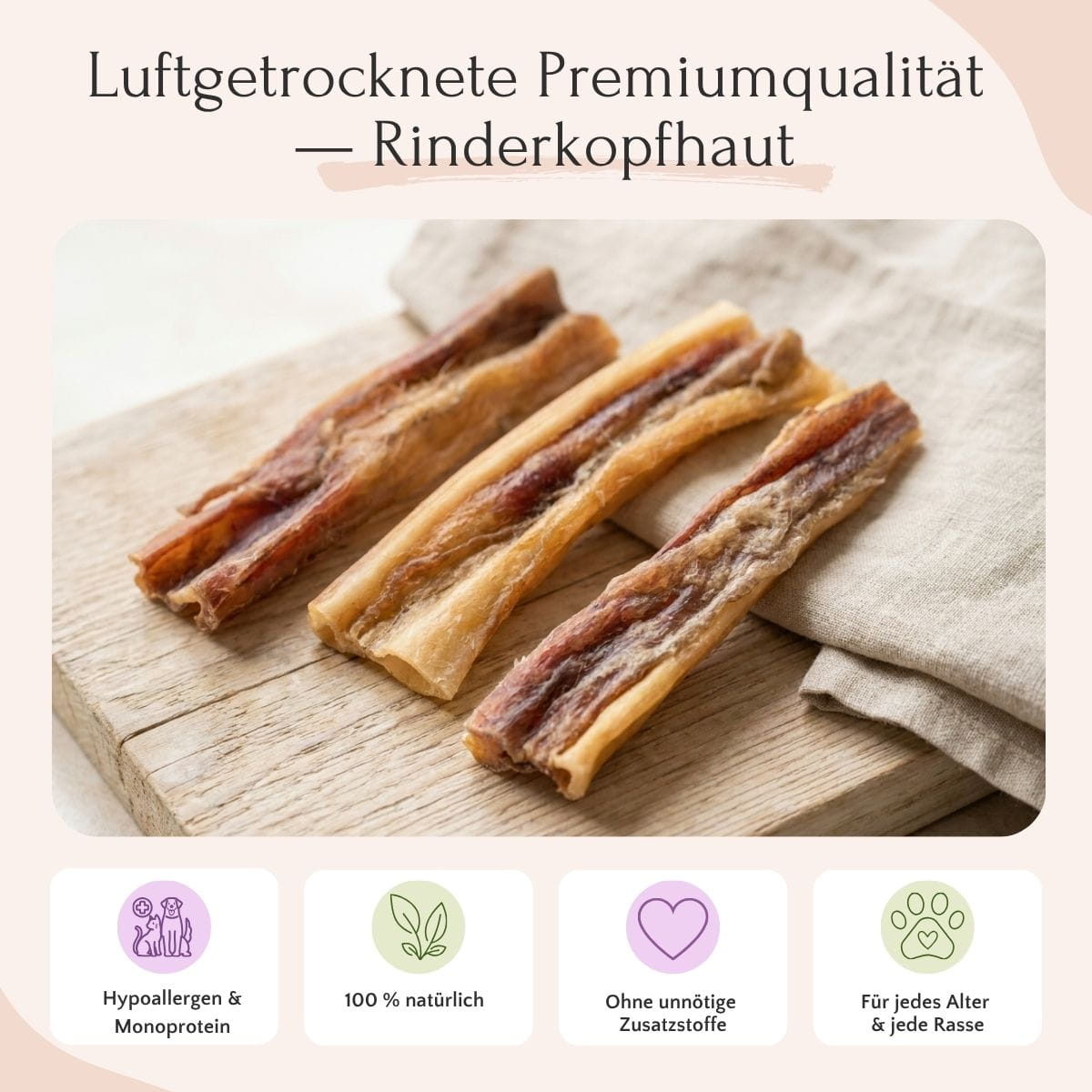 Drei Packungen FAVLY Petfood Rinderkopfhaut à 1000 g auf einem Karton, mit Symbolen für „natürlich“ und „hypoallergen“.