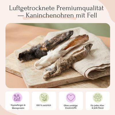 Drei FAVLY Petfood Kaninchenohren mit Fell 360 g, idealer Detox-Snack für Hunde, die Symbole zeigen die Vorteile.