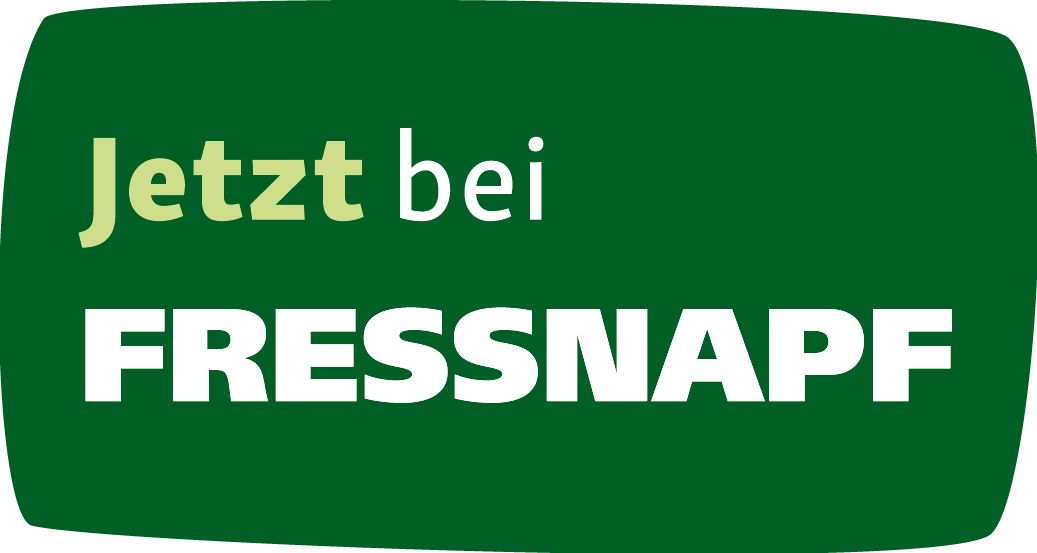 Grünes Schild mit der Aufschrift „Jetzt bei FRESSNAPF“ wirbt für den Tierbedarfsladen Fressnapf.